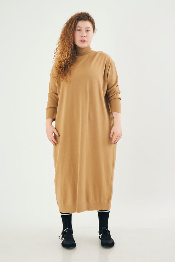 Almond Dress - Camel