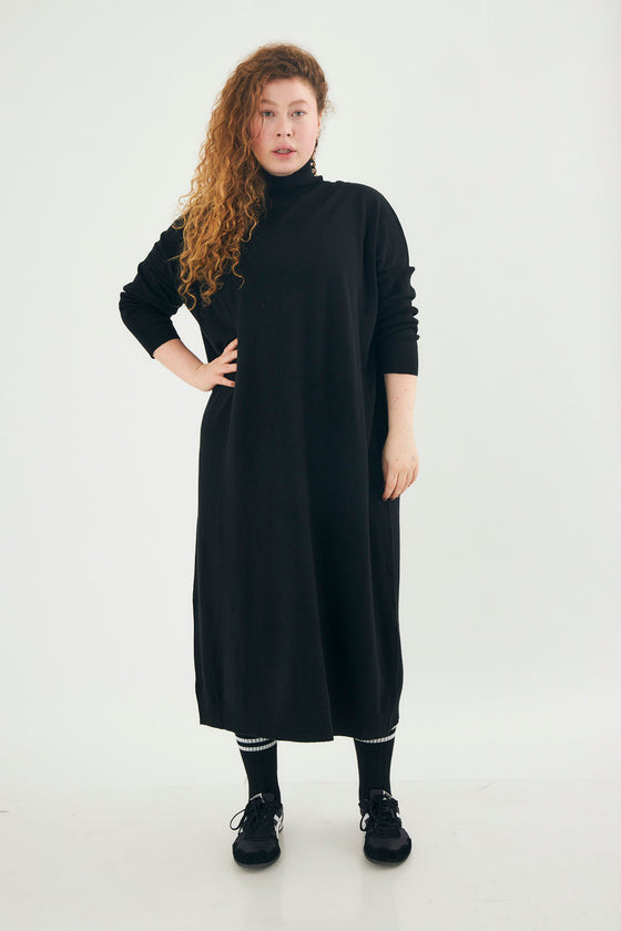 Almond Dress - Black