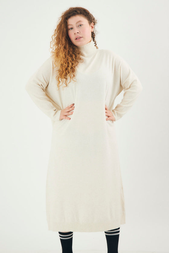 Almond Dress - Off white