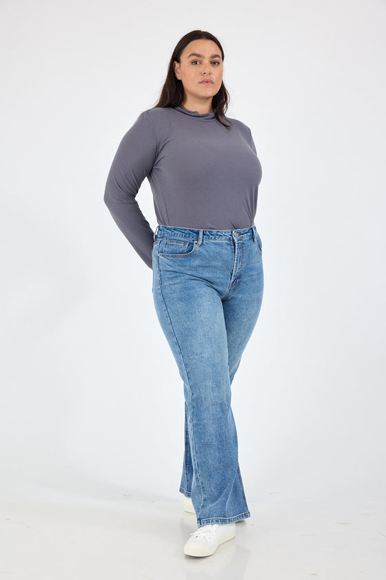 202 -  The straight leg jeans